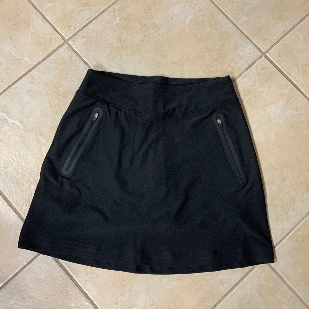 Black Nike Golf skort.